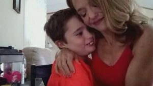 A 10 anni salva la madre dall’annegamento in seguito ad un attacco di epilessia (VIDEO)