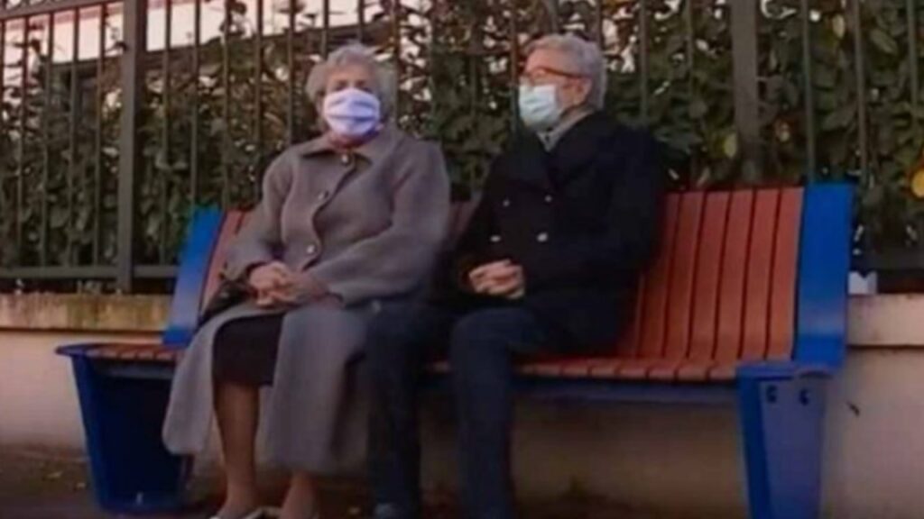 Donna di 101 anni va a fare la spesa da sola, gli abitanti della zona ...
