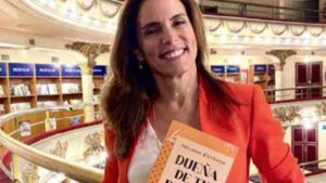 Una scrittrice condivide il fallimento del lancio del suo libro sul web e la vicenda diventa virale