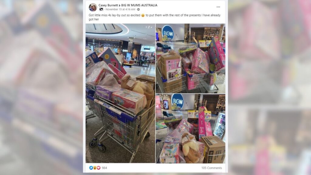Mamma viene criticata per aver comprato troppi regali di natale alla figlia