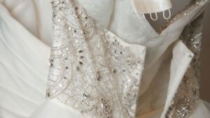 Quest’abito da sposa è tra i più belli del mondo: è interamente ricoperto di perle